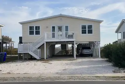 Image de Dog-Friendly, No-Smoking, Ocean Front Cottage, Center of the Island