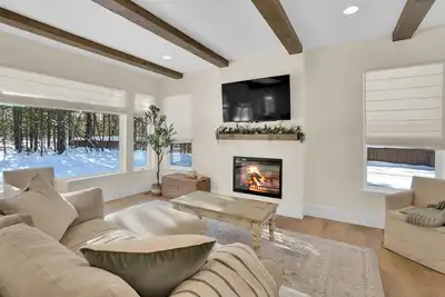 Image de Mountain Home w/ Private Hot Tub & River Access!