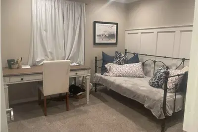 Image de Private corner lot home! 3 bed 2 bath, with private back patio