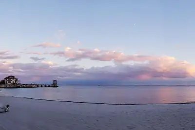 Image de Come Home to Water views and a Private Beach