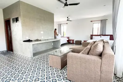 Image de Stay with local peoples!