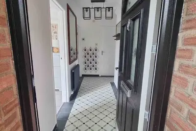 Image de 4 Bedroom Bungalow Walking Distance to City Center