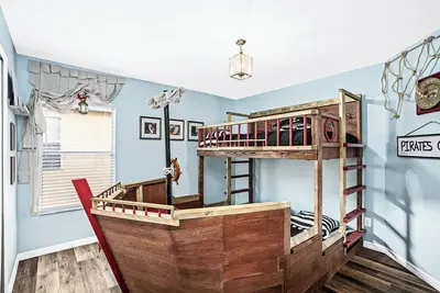 Image de Dazzling 7br Villa with Pool & Game Room