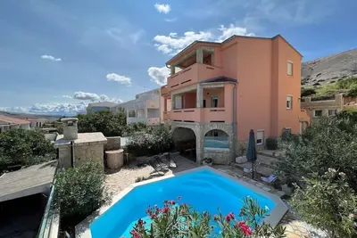 Ana Apartment & Pool 1