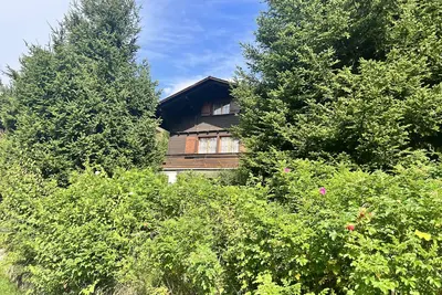 Image de Swiss chalet, in a quiet, not overlooked, 10min of the famous Black Lake!