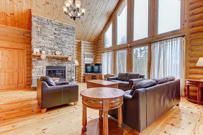 Image de Fiddler Lake 72 Chalet bois rond