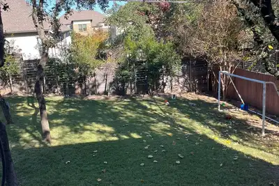 Image de Beautiful family house! Perfect for you and kids, hikes, pool, a park and lake.