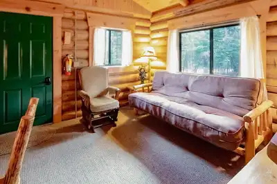 Image de Classic log cabin with firepit - near Bigfork, Flathead Lake & Glacier