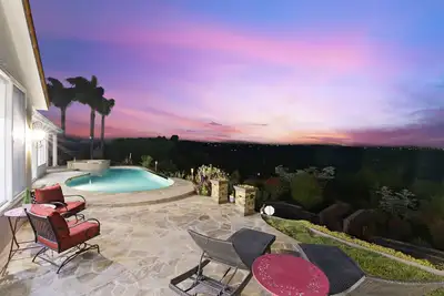 Image de Family-Friendly Vacation Home\n\n
