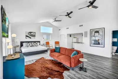 Image de Thistle Hill Modern Barndominium wt Amazing View!