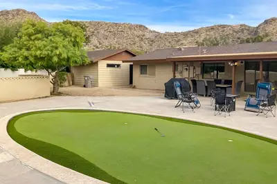 Image de Sunlit & spacious desert villa with patio, games, & fire pit - near golf & parks