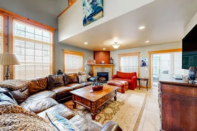 Image de Dog-friendly downtown home & casita with patio, grill, streaming, gym equiptment