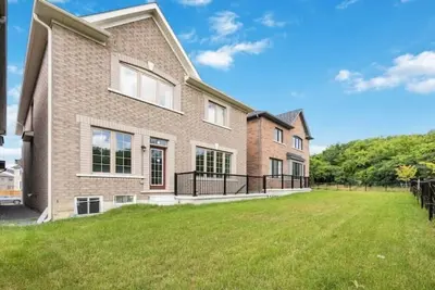 Image de New Modern 2br, Back Garden: Near Plazas, River, Parks! Whitby