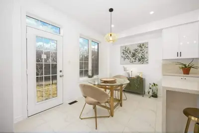 Image de Luxury 6br House in Whitby