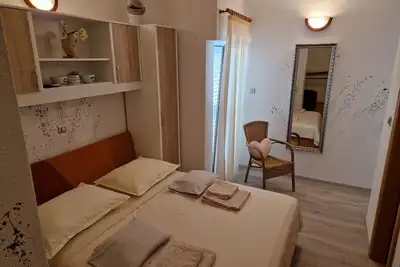 Image de Six bedrooms villa, pool and jacuzzi close to beach. Free car parking in garage.