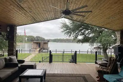 Image de Updated Lakehouse on Cedar Creek Lake/Fenced in backyard/Great Neighborhood