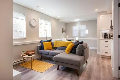 Image de Bigfoot's Rest near downtown Courtenay