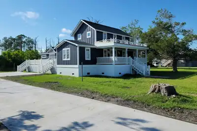 Image de 4br Historic Home|Private Dock|Fishing