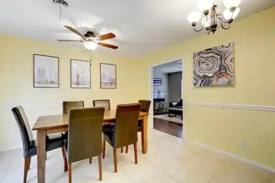 Image de Spacious Two Bedroom Home Close to Downtown