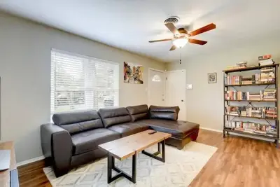 Image de Spacious 3bedroom close to Downtown and Airport