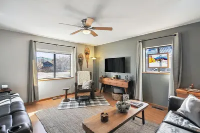 Image de Single Tree Cottage - Walk to Downtown Chama!