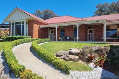 Image de \"Huonview\" House on the Hill. Views for miles. 5 mins from Cbd