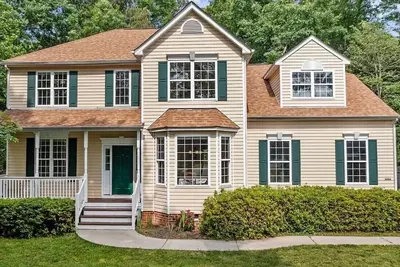 Image de Large, quite, private, safe family home, 3 miles off I-64. Contractors favorite