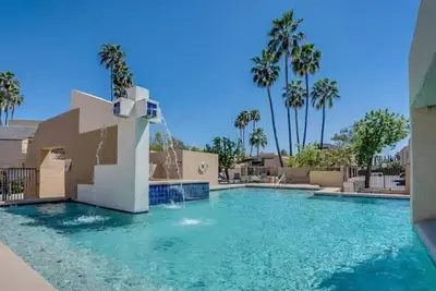 Image de Sabino Canyon Condo w/ Pool and Spa