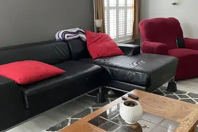 A cozy, Quiet newly remodeled, one bedroom apartment