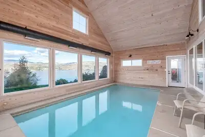 Image de This house is a 4 bedroom(s), 3 bathrooms, located in Chelan, Wa.