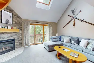 Image de Mountain view condo with indoor & outdoor pools, hot tub, & tennis