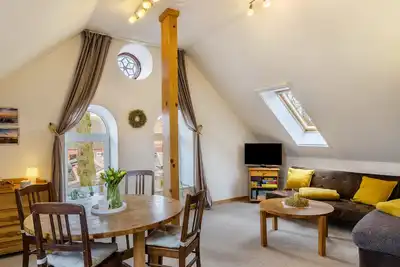 Image de Appartement 'Gulfhof Oldersum Dachgeschoss' avec terrasse partagée, jardin partagé et Wi-Fi