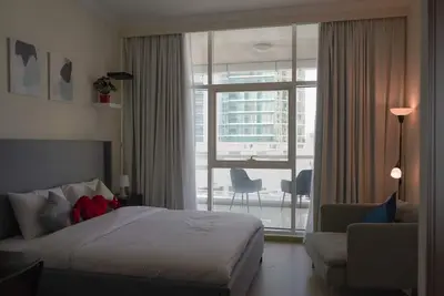 Image de Luxury 1br Apartment in Dubai Marina, 5 Minute Walk Beach, Metro & Bla Bla Club