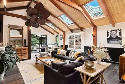 Image de Oasis - A luxurious beach home in the heart of Mona Vale