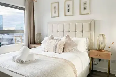 Image de Stunning River View City Centre Apartment