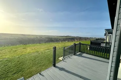 Image de Family sized lodge, Parkdean Newquay Holiday Park. Close to beaches & attractions