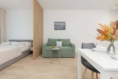 Image de Domaniewska 47a | Fashionable Studio | Parking