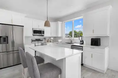 Image de Contemporary 3 Bed 2. 5 Bath Villa minutes from the Beach and Restaurants