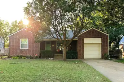Image de The Vandalia House - Midcentury Rodeo Meets Midtown, University of Tulsa, and Expo Center