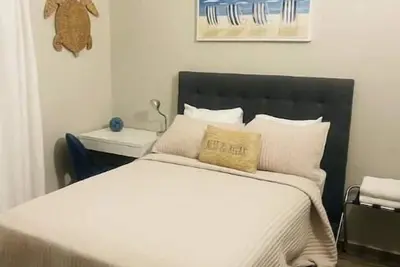 Image de Modern spacious apt 5 minutes from airport & beach