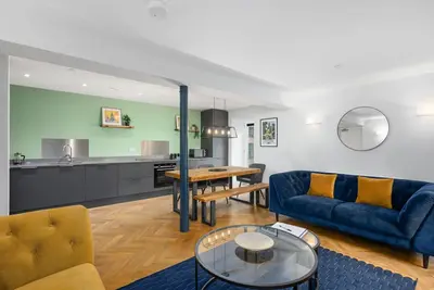 Image de 314 Reid's Corner - by StayDunfermline