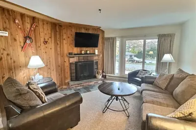 Image de Bearfoot -Pool, Hot tub, Bike to mountain!