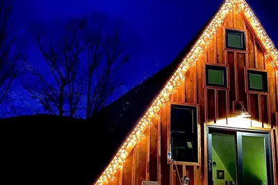 Image de Classic A-Frame Mtns River Hot Tub