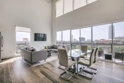 Image de Penthouse in the City - Enjoy the View!