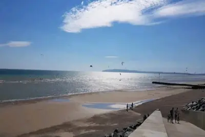 Image de Nollaig  Beachside Bliss - Pass the Keys