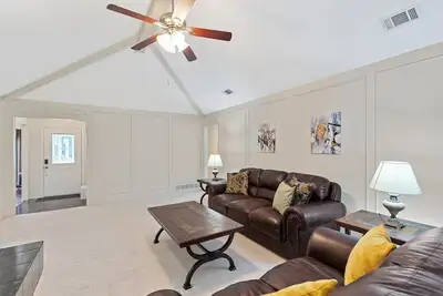 Image de Cozy Nest-3-Bedroom Charm In Plano