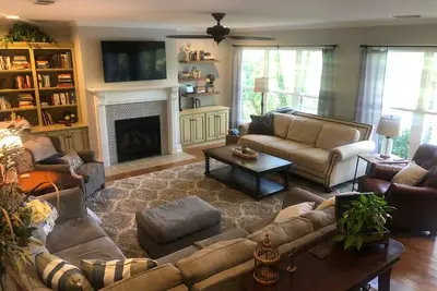 Image de Lake Vista Retreat \n5 Bedrooms 3. 5 baths