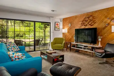 Image de Paso Wine Country Mid Century Modern Retreat! \n\n