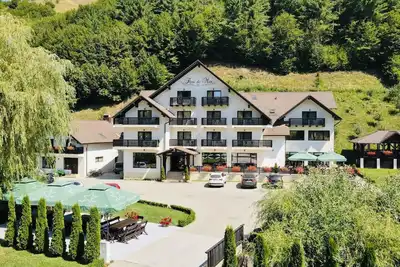 Image de Flor de Măr Transylvanian Hotel & spa, close to Dracula Castle, Brasov, mountains