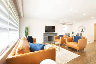 Image de 4 Bdrm/4 Bath Home with Spa Room near Yonge&Finch